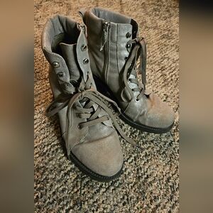 Vince Camuto Gaviana Leather Boots Women Sz 7.5 Metallic Silver Lace up